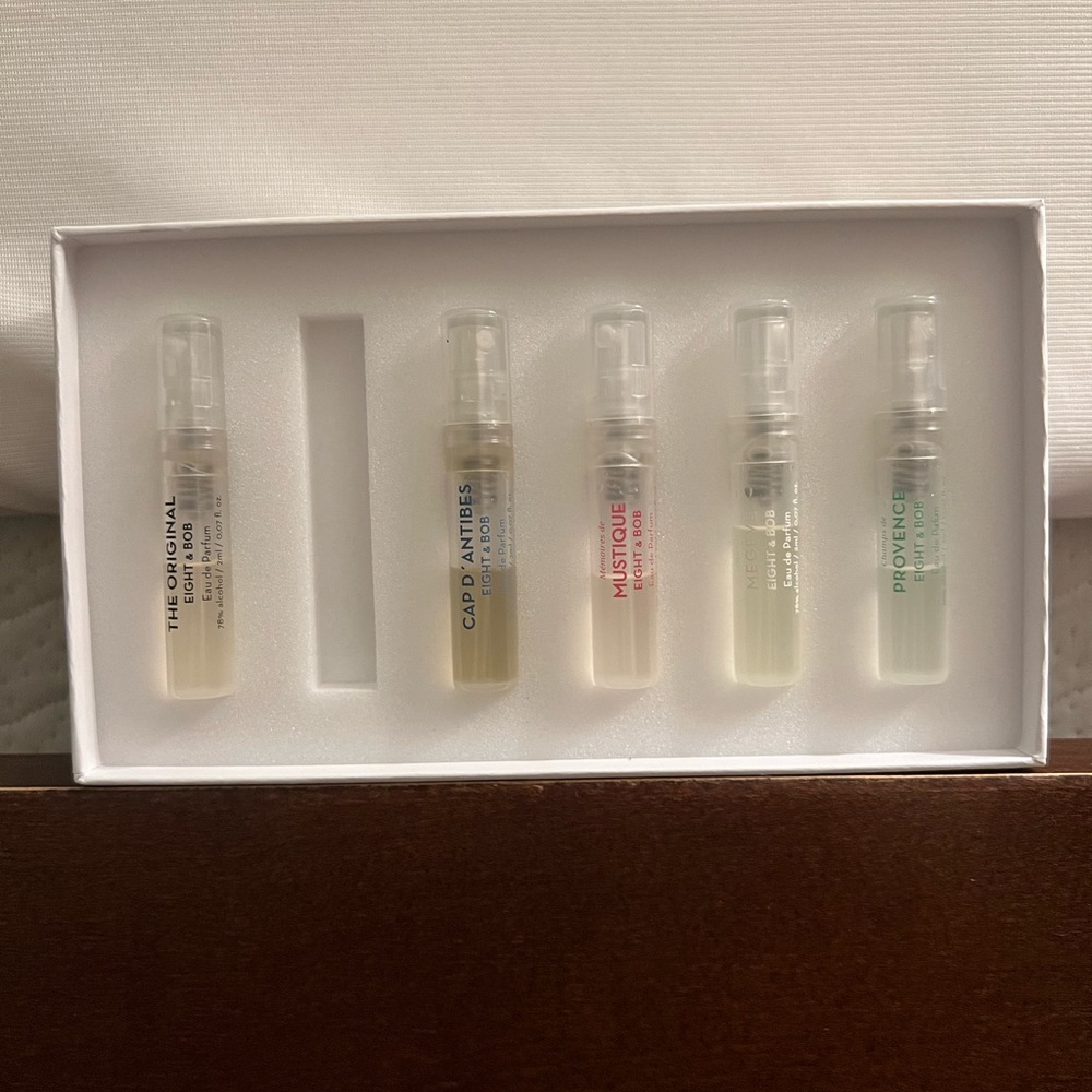 White Box - Picture 2 of 4